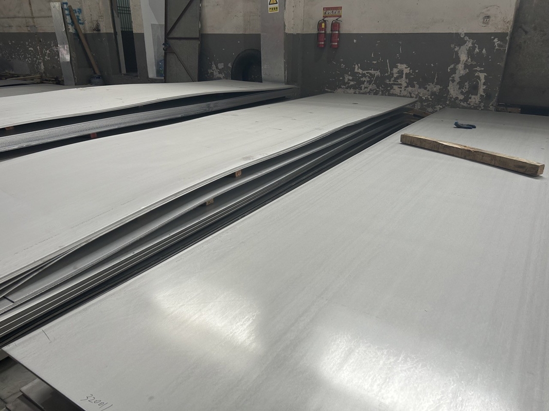 300 Seri 8K 2B Plat Stainless Steel Lembaran Datar Permukaan Cermin 100mm Tahan Asam